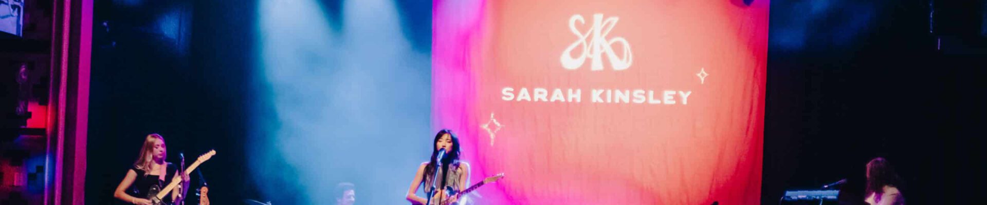Sarah Kinsley Captivates New York City to Wrap Up “Escaper” Tour