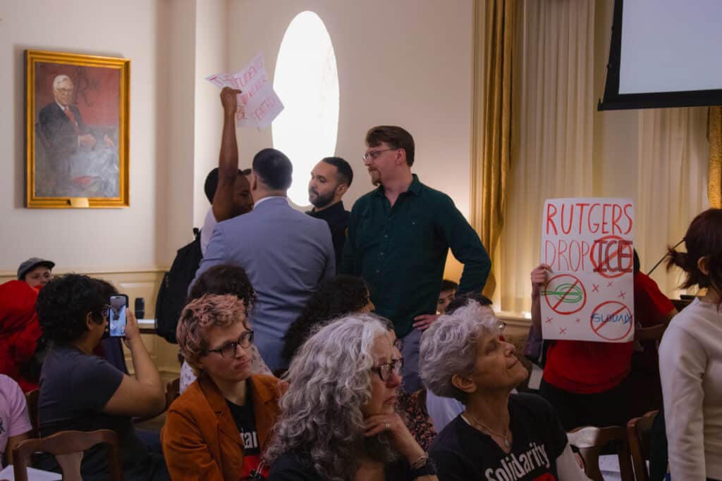 Student cornered by security during BOG meeting
